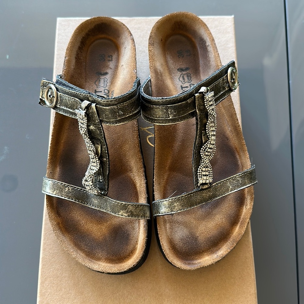 Naot sandals with Crystal detail